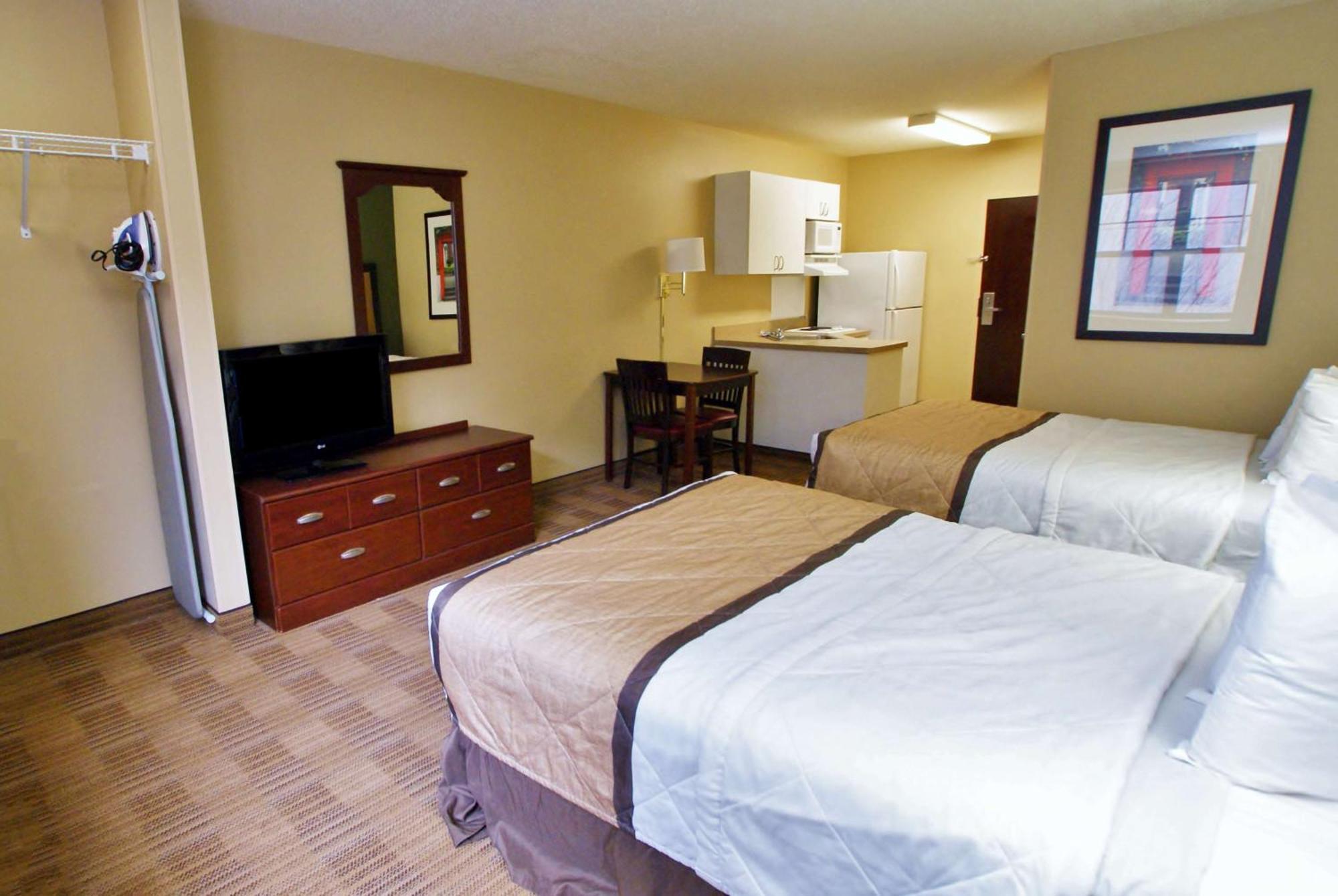 Extended America - White Plains - 2*